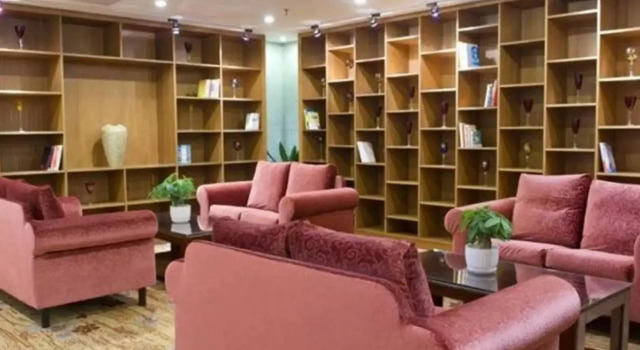 Lafonte International Hotel Shenzhen, Rezerwuj Hotel Hotele w Shenzhen z parkingiem, Parking