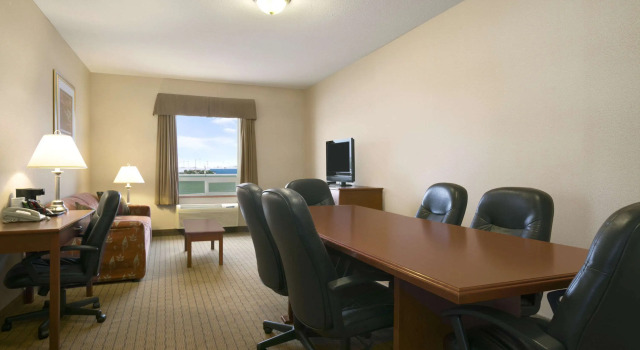 Days Inn by Wyndham Moose Jaw