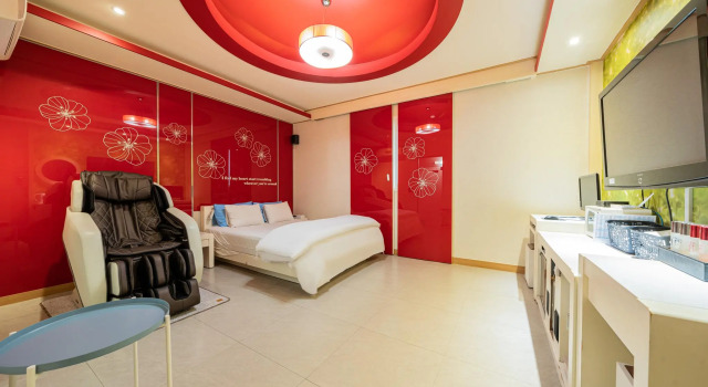 Shine Motel