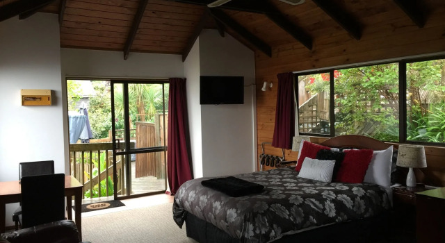 Grafton Cottage & Chalets