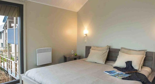 Child-friendly villa with stove, located in a lake area, Book Villa Erpion Hainaut