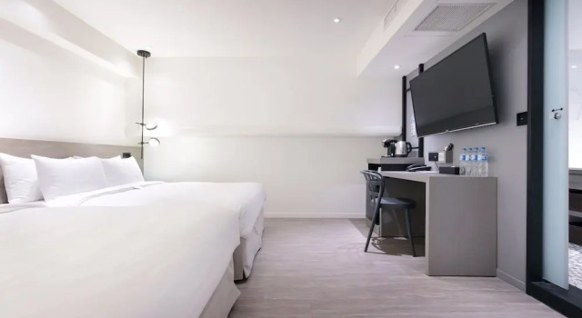 Четырёхместный номер Economy KEEBE Hotel