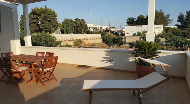 Apartment With one Bedroom in Torre Suda, With Wonderful sea View and Enclosed Garden - 300 m From the Beach