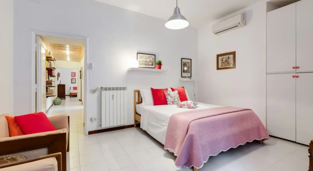 Nice and Bright 2 Beds Flat Near San Giovanni