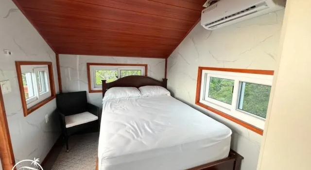 Коттедж Luxury Fosters West Bay Resort