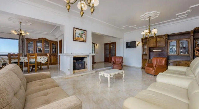 Villa Damara