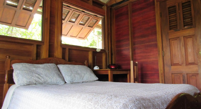 Bluff Hidden Paradise, Rezerwuj Hotel Hotele w Bluff Beach z parkingiem, Parking