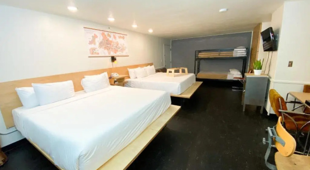 Четырёхместная студия Hotel Corvallis