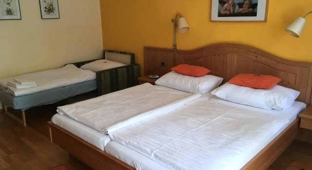 Hotel zur Post, Book Hotel Hotels in Vienna surrounding with Parking, Parking