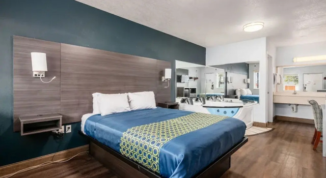 Люкс Deluxe Grove City Travel Inn South Columbus