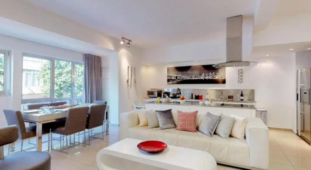 Peaceful 3BR near Frishman Beach by HolyGuest, Забронировать Отель Тель-Авив Тель-Авивский округ, рядом с Площадь Рабина