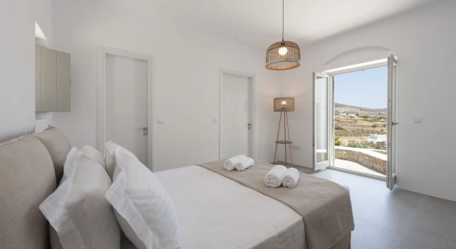 Niriides Luxury Villas, Prenota Hotel Aliki Paro