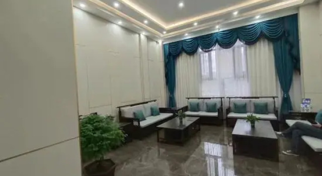 Huolin Gol Jincheng Hotel, Prenota Hotel Hotel economici a Tongliao