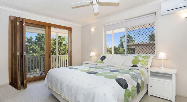 Burleigh Heights, Book Hotel Gold Coast Queensland