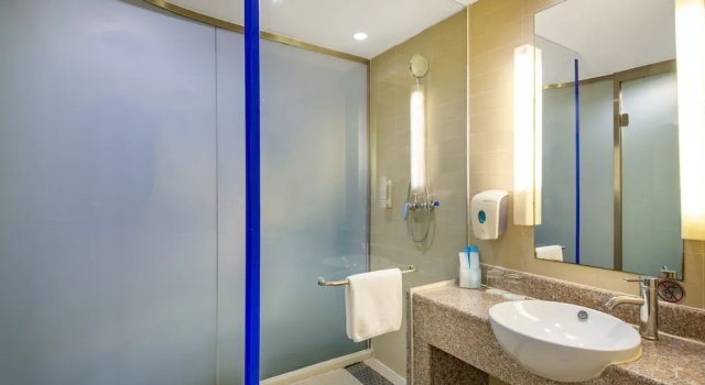 Номер Standard Holiday Inn Express Airport Tianjin by IHG