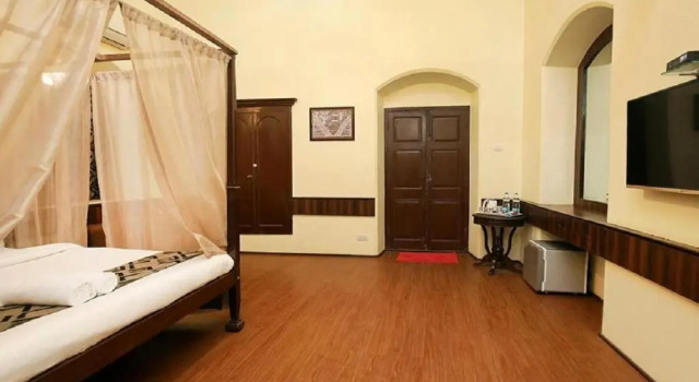 Семейный номер Standard с видом на бассейн Westend Hotel