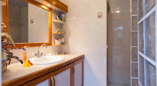 Standard Twin room Farehau