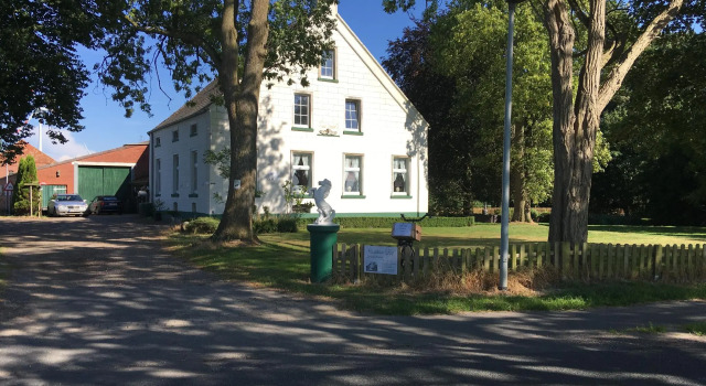Steinhaus Hof, Varaa Hotelli Bunde Cuxhaven