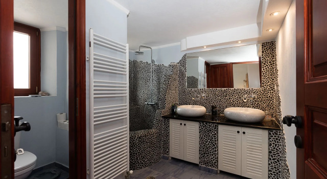 Aquaria Villa