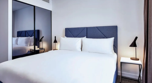 Люкс с 3 комнатами с балконом Meriton Suites Liverpool