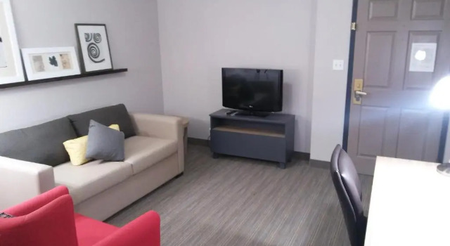 Четырёхместный люкс Country Inn & Suites by Radisson, Roanoke, VA