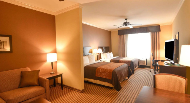 Четырёхместный люкс Comfort Inn & Suites Fort Worth West I-30 NAS JRB