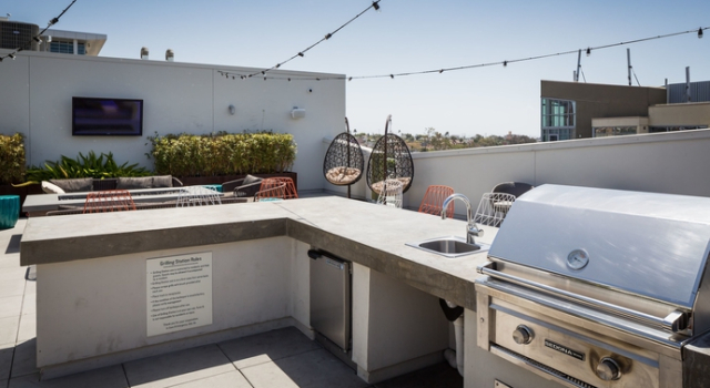 G Street Apartment by Stay Alfred