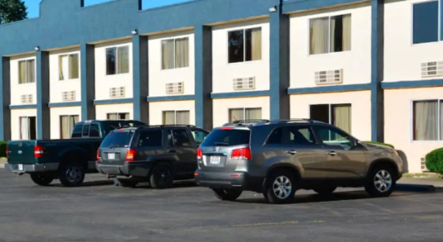Buckeye Inn Express, Rezerwuj Hotel Hotele w Ohio z parkingiem, Parking