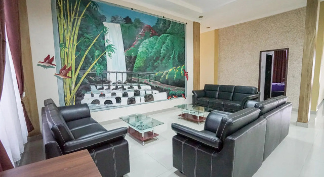 OYO 346 Guest House Dempo Jakabaring, Rezerwuj Pensjonat Palembang Sumatra