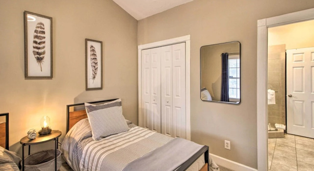 Апартаменты < 3 Mi to Broadway at the Beach: Updated Condo!