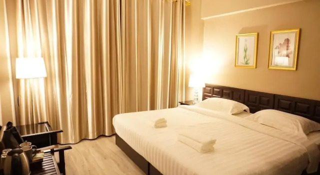 Taris Art Hotel Phrae, Забронировать Отель Пхрэ провинция Пхрэ