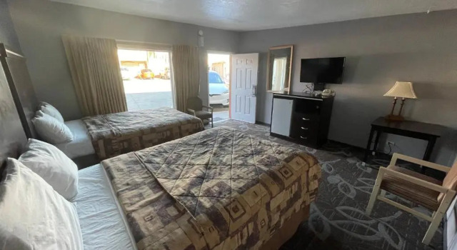 Четырёхместный номер Standard Sands Motel
