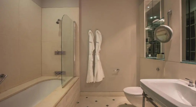 Двухместный номер Executive Woodlands Park Hotel