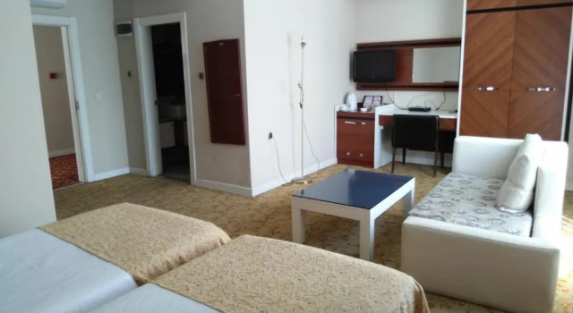Трёхместный номер Standard Eriza Hotel