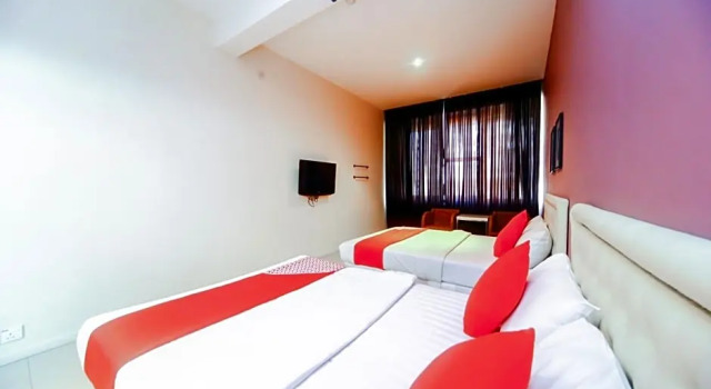 Семейный люкс OYO 777 Epal Hotel