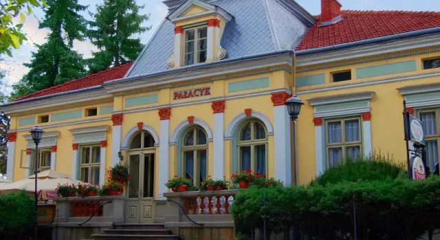 Pensjonat Pałacyk, Book Guesthouse Lancut Podkarpackie
