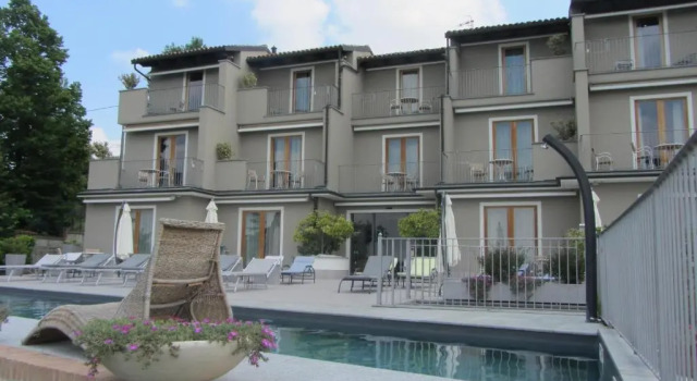 Réva Residences & Pool, Reservar Hotel Monforte d'Alba Langhe
