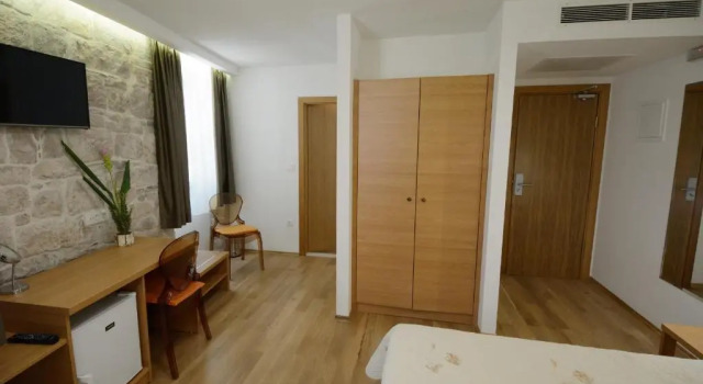 Villa Desideria, Prenota Villa Splitska 