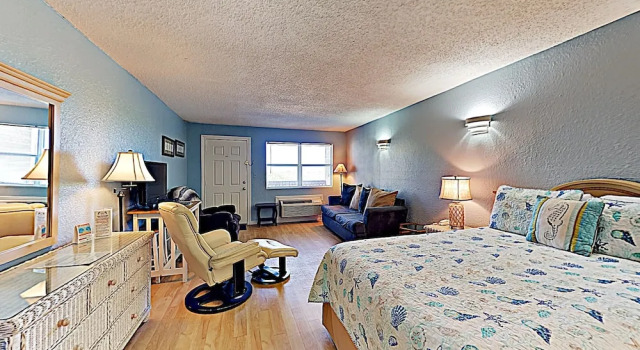 121 Sea Breeze Smooth Sailing - One Bedroom Condo
