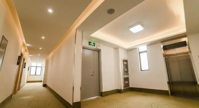 GreenTree Inn Suzhou Zhangjiagang City Jingang Town, Забронировать Отель Сучжоу 