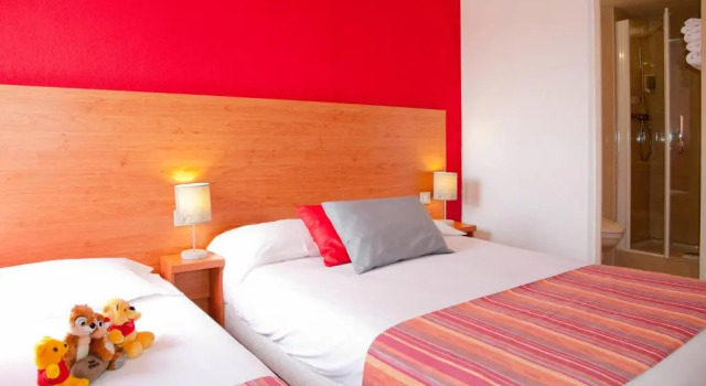 Трёхместный номер Standard The Originals City, Hôtel Mâcon Sud
