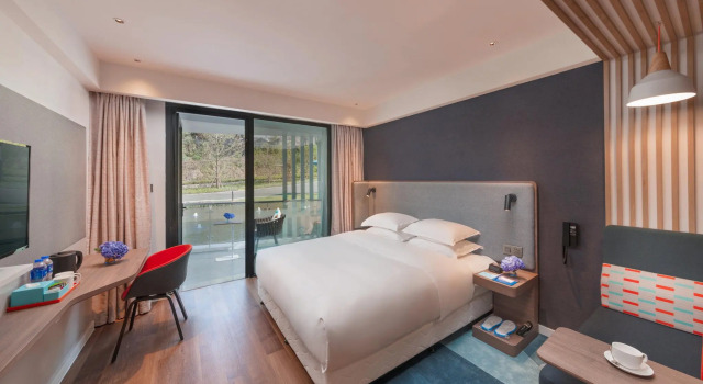Двухместный номер Standard Holiday Inn Express E'Mei Qiliping by IHG