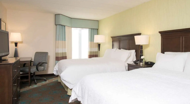 Четырёхместный люкс Hampton Inn & Suites Kokomo