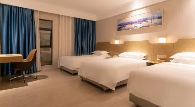 Трёхместный номер Deluxe Vienna 3 Best Hotel Zhuhai Gongbei Branch