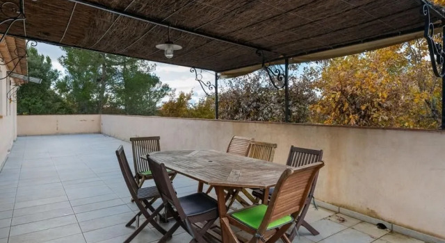 Spacious Villa in Tavernes with Private Pool, Rezervasyon Villa Tavernes Green Provence