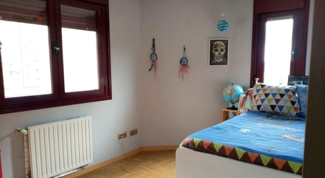 Apartment With 4 Bedrooms in Oviedo, With Balcony, Забронировать Апартаменты/квартира Апартаменты Овьедо, рядом с Больница Центрального университета Астурии, Апартаменты/квартира