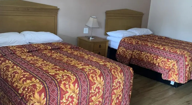 Четырёхместный номер Standard Towne Inn