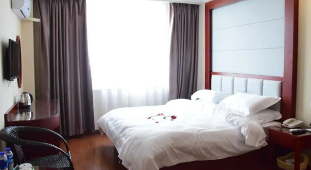 Люкс GreenTree Inn Anhui Fuyang Railway Station W XianGYAng Road Business Hotel