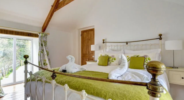 Bright, Spacious Holiday Home in Cornwall With a Garden and a Wood-burning Stove