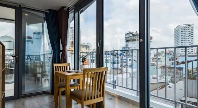 Номер Luxury Пентхаус с балконом и с видом на город HAPPYHOMES 102 Luxury Bui Vien Apartment